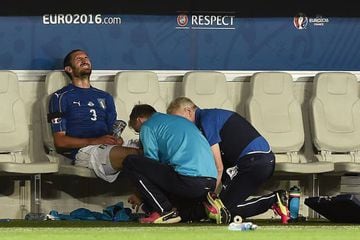 Giorgio Chiellini, the heartbeat of Italy's defensive line and Conte's Italy, is now 31 and will not be around for ever.