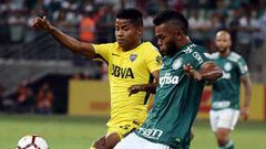 Wilmar Barrios y Miguel Borja en acci&oacute;n durante el juego entre Palmeiras y Boca Juniors por Copa Libertadores