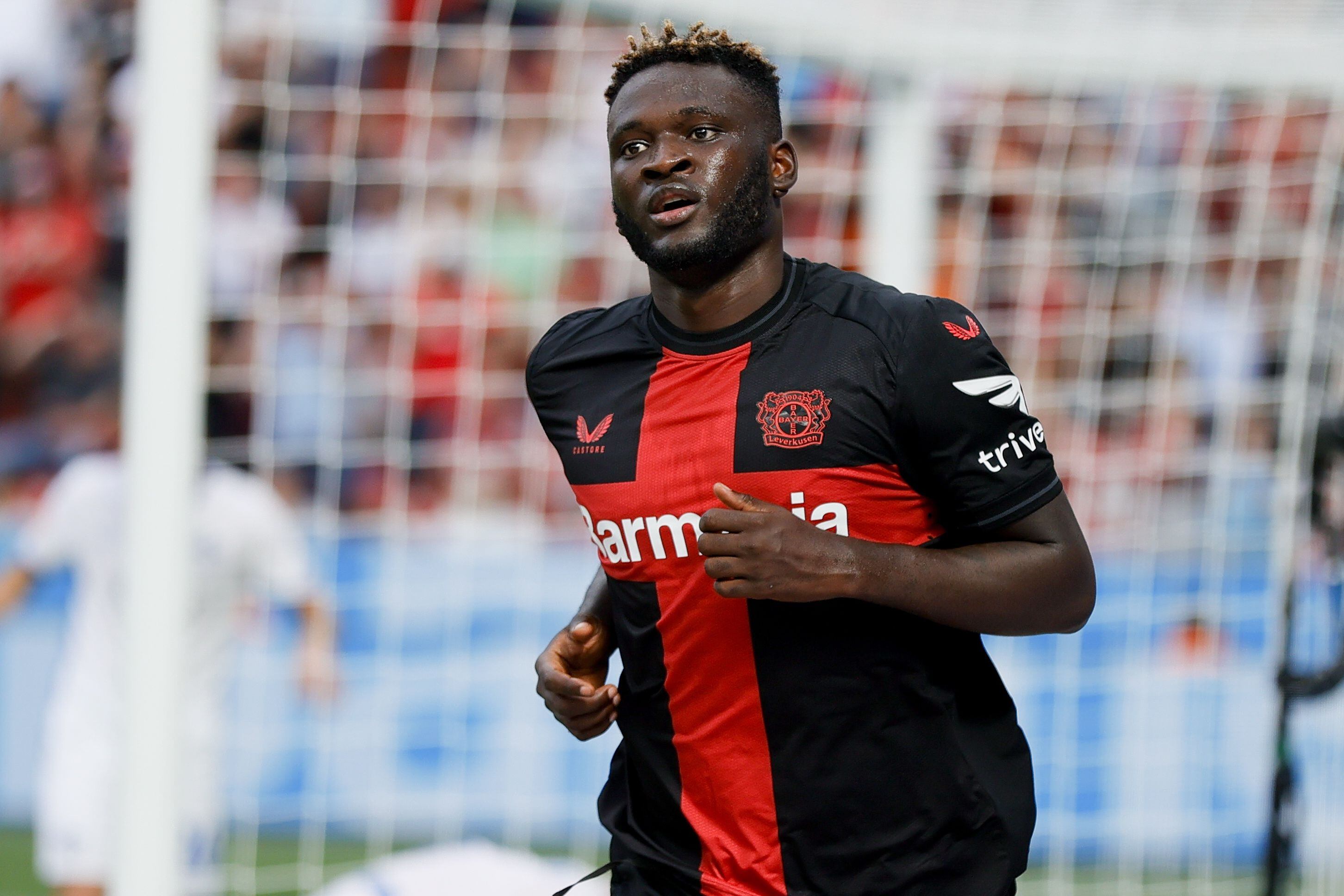 Leverkusen (Germany), 02/09/2023.- Victor Boniface of Leverkusen celebrates after scoring the opening goal in the German Bundesliga soccer match between Bayer Leverkusen and SV Darmstadt 98 in Leverkusen, Germany, 02 September 2023. (Alemania) EFE/EPA/Ronald Wittek CONDITIONS - ATTENTION: The DFL regulations prohibit any use of photographs as image sequences and/or quasi-video.
