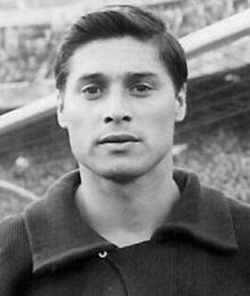 José Vicente 'el Grapas' Train (The steady one) was Real madrid's goalkeeper from 1960-1964. Record: 4 La Ligas, 1 Copa del Rey 1 European Cup three Zamora trophies.  1) "When the season started I said he could be trusted, and I've been proven right. He d