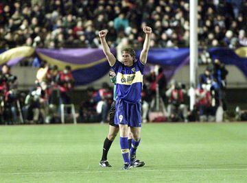 Dos rápidos goles de Martín Palermo liquidó al Madrid en la final de la Intercontinental del año 2000. Pese a que Roberto Carlos recortó distancias, a los blancos les fue imposible remontar el encuentro. Los madridistas se quejarían de la labor del colegi