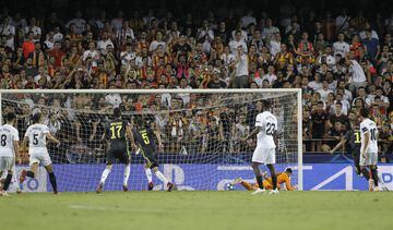 0-2  Pjanic marcó el segundo gol de penalti.
