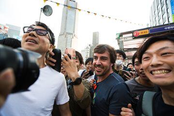 La Policía japonesa amenazó con arrestar a Alonso en Tokio