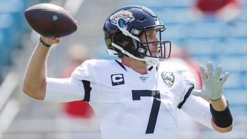JACKSONVILLE, FLORIDA - SEPTEMBER 08: Nick Foles #7 of the Jacksonville Jaguars throws a pass during warmups before a game against the Kansas City Chiefs at TIAA Bank Field on September 08, 2019 in Jacksonville, Florida.   James Gilbert/Getty Images/AFP 