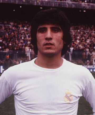 Militó seis temporadas en el Real Madrid (una con el Castilla) desde 1977 hasta 1982. Vistió la camiseta del Mallorca entre 1982 y 1985.