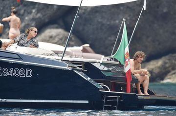 El centrocampista croata del Real Madrid, Luka Modric, se encuentra disfrutando de unas merecidas vacaciones junto a su familia en Portofino, pueblo pesquero ubicado en la costa de la Riviera Italiana, al sudeste de Génova.