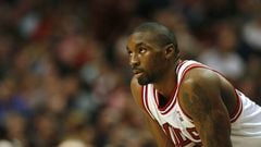What do we know about former Bulls player Ben Gordon hitting his 10-year-old son?
