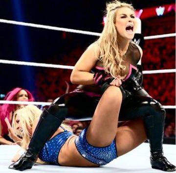 Natalya: diva con apoyo "Hart" que busca el campeonato femenino de WWE