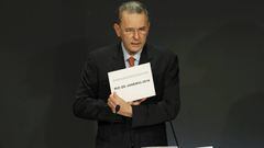 El entonces presidente del COI, Jacques Rogge, anuncia a R&iacute;o de Janiero como la ciudad ganadora para albergar los Juegos Ol&iacute;mpicos de 2016.