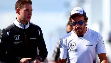 Vandoorne junto a Fernando Alonso.