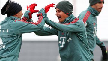 James Rodr&iacute;guez en entrenamiento del Bayern