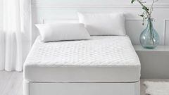 Protege tu cama con este cubrecolchón en 12 tamaños y con descuento de Pikolin