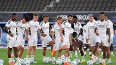 Jugadores del Real Madrid en un entrenamiento previo a la final de la Supercopa de Europa contra el Eintracht en Helsinki.