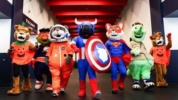 Las mascotas de los equipos de Texas se disfrazaron con motivo de Halloween