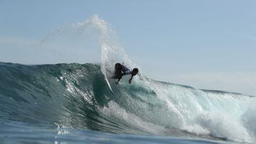 Noel de la Torre ataca con todo en el Quiksilver/Roxy Iquique Pro Surf 2022