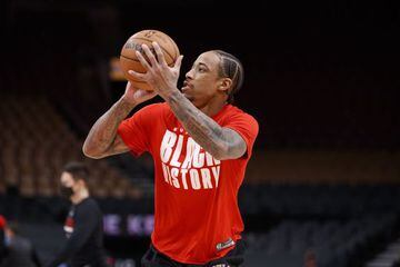 TORONTO, ON - FEBRUARY 03: DeMar DeRozan #11 of the Chicago Bulls warms up ahead of their NBA game against the Toronto Raptors at Scotiabank Arena