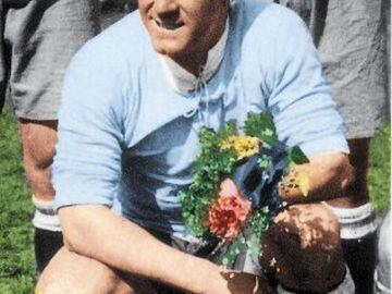 Apodado como "El Mago" fue un histórico de Uruguay de los años 20 y 30. Fue campeón del mundo en el Mundial de Uruguay de 1930. Entrenó al Real Madrid en la temporada de 1951 - 1952 bajo el mandato de Santiago Bernabéu.