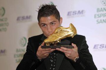 Check out all the individual trophies of Cristiano Ronaldo