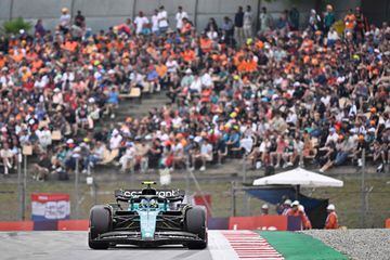 Aston Martin's Spanish driver Fernando Alonso competes during the qualifying session for the Spanish Formula One Grand Prix at the Circuit de Catalunya on June 3, 2023 in Montmelo, on the outskirts of Barcelona. (Photo by JAVIER SORIANO / AFP)