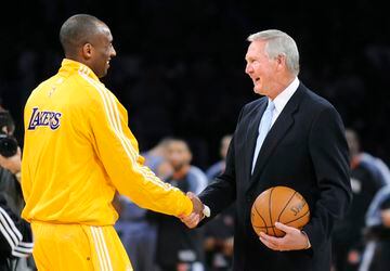 Kobe Bryant con Jerry West.