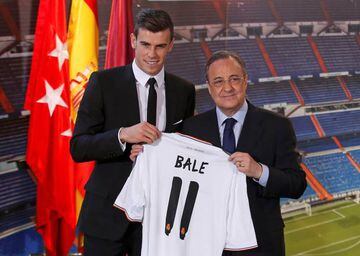 Bale at his Real Madrid presentation in 2013 with Florentino Perez.