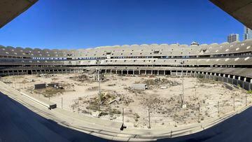 Así se encuentra el que será el nuevo estadio del Valencia Club de Fútbol. Las obras llevan trece años paradas.