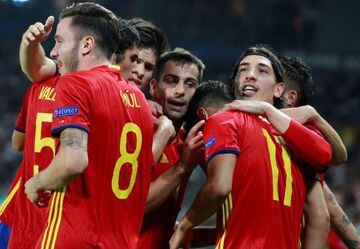 Spain's players celebrate after Saul Niguez's goal.