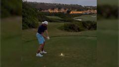 Las pelotas de golf luminiscentes que han causada furor en redes
