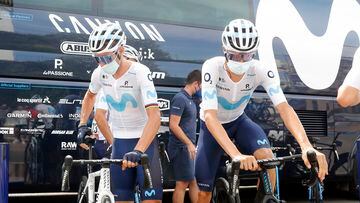 Alejandro Valverde y Enric Mas, ante de una etapa en la Vuelta a España.