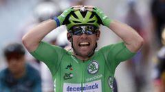 Cycling - Tour de France - Stage 6 - Tours to Chateauroux - France - July 1, 2021 Deceuninck&ndash;Quick-Step rider Mark Cavendish of Britain celebrates as he crosses the line to win stage 6 REUTERS/Benoit