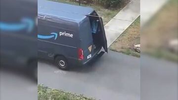 Despiden a un repartidor de Amazon al pillar a una mujer saliendo de su furgoneta