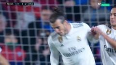 Bale se quit&oacute; de malas maneras el intento de felicitaci&oacute;n de Lucas V&aacute;zquez tras haber hecho el 1-2.