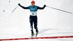 Eric Frenzel celebra su victoria en la prueba de 10 kil&oacute;metros fondo que le dio la medalla de oro en la combinada n&oacute;rdica en los Juegos Ol&iacute;mpicos de Invierno de Pyeongchang.