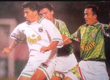 En 1998, Deportes Temuco perdió 15 puntos al no presentarse a un duelo ante Deportes Concepción, por una huelga del plantel. Finalmente, los temuquenses descendieron a Primera B.