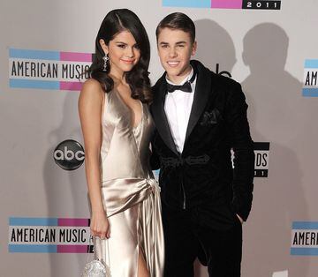 Después de casi 10 años de noviazgo y varias rupturas, Selena Gomez confesó que sufrió maltrato psicológico durante su relación con el canadiense, mientras que Justin aceptó estar arrepentido de haberla herido.
