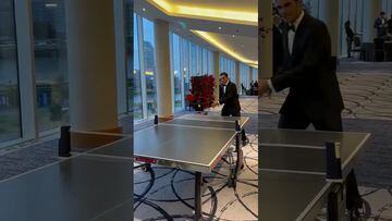 Roger Federer y su increíble talento en el tenis de mesa