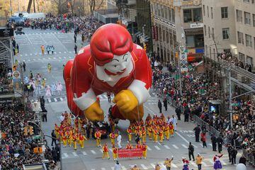 Ronald McDonald también estuvo presente en el desfile a través de éste increíble globo.