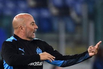 Marseille's Argentine coach Jorge Sampaoli gestures during the UEFA Europa League Group E Football match between Lazio Rome and Olympique de Marseille on October 21, 2021 at the Olympic stadium in Rome. (Photo by Filippo MONTEFORTE / AFP)