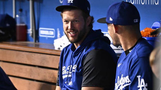 Clayton Kershaw 'not done' with Dodgers, officially re-signs for