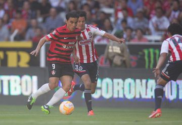 El máximo goleador de las Chivas se midió la Rebaño en el Clausura 2013 cuando fichó por Atlas, quien terminó ganando el partido. Un torneo más tarde, Bravo se volvió a encontrar a los rojiblancos y dividieron puntos.