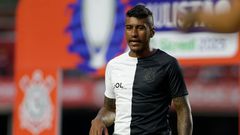 Paulinho vuelve en Corinthians tras nueve meses de lesión
