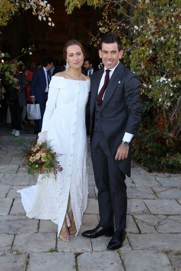 Carlos Ezpeleta y Lidia Acín posan tras contraer matrimonio en la Catedral de Jerez.