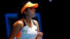 Mar&iacute;a Camila Osorio en un partido en el Australian Open ante Naomi Osaka