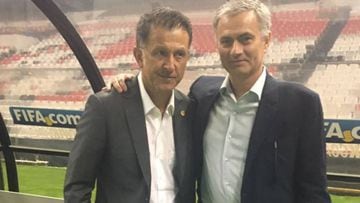 Mourinho y JC Osorio, dos genios de la dirección técnica juntos