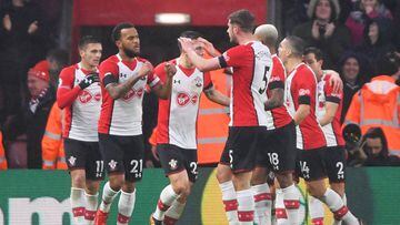 Los jugadores del Southampton celebran un gol en el reciente partido de la Premier contra el Tottenham.