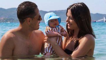 Sarah Kohan, esposa y madre del hijo de Chicharito Hernández ha recibido críticas por meter a su bebé de casi 2 meses al mar, por lo que respondió en su cuenta de Instagram.