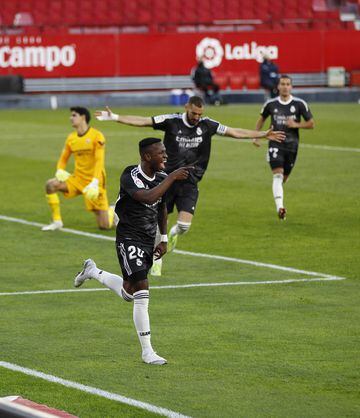 Vinícius celebrando el gol 0-1