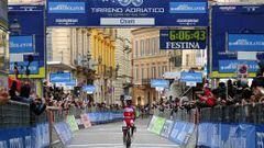 Purito Rodr&iacute;guez celebra su victoria en Chieti en la quinta etapa de la Tirreno-Adri&aacute;tico.