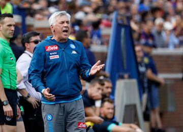 El técnico de Reggiolo regresó a su país nueve años después para dirigir al Nápoles, el cuarto equipo que entrenó en la Serie A y el quinto en el Calcio. Fue subcampeón a 11 puntos de la Juve en su primera temporada y fue destituido superado el primer ter
