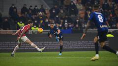 El Inter de Vidal y Alexis deja escapar el derbi milanés